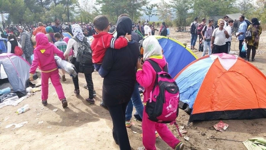 Καζάνι που βράζει η Μόρια: 13 συλλήψεις μεταναστών για βίαια επεισόδια